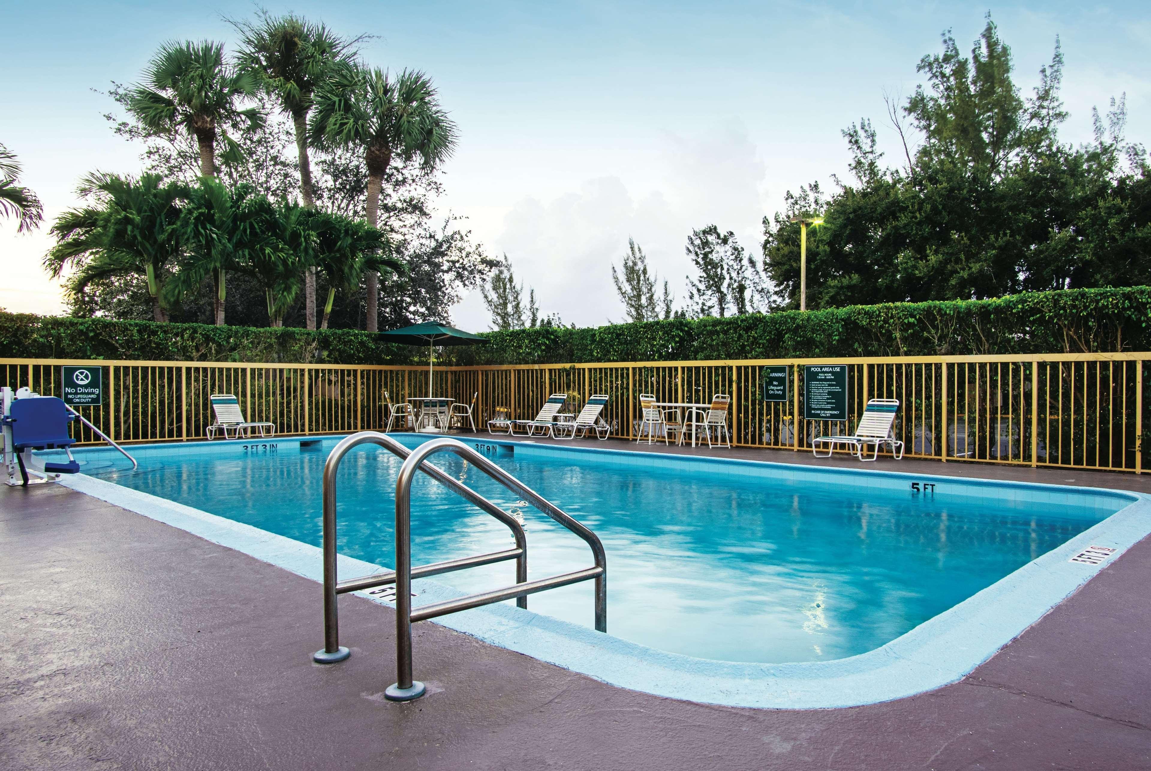 La Quinta Inn By Wyndham West Palm Beach - Florida Turnpike Εξωτερικό φωτογραφία